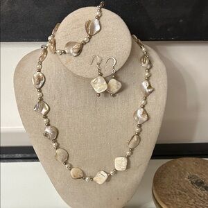 Elegant Pearl and Shell Jewelry Set